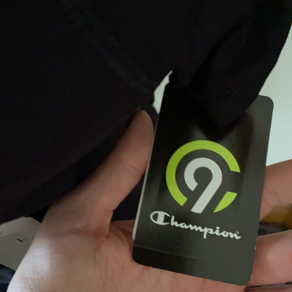 Champion drifit - Picture 6 of 6